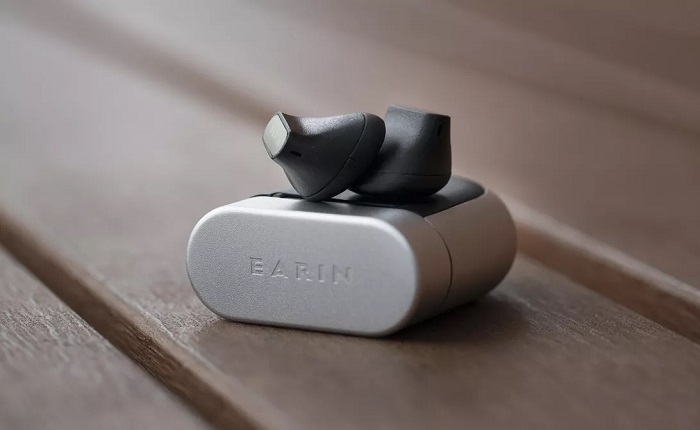Cool gadgets as gifts Earin true wireless headphones 1